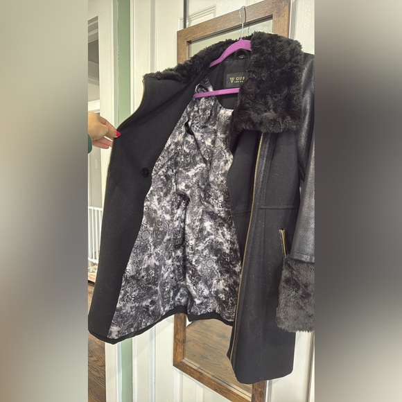 GUESS Peacoat - black - wool blend with faux fur trim and gold hardware - Picture 8 of 10